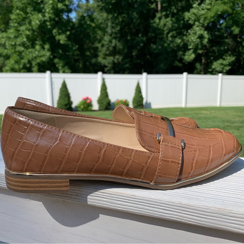Liz Claiborne Tan NWOT Women's Croc Comfort Loafers Slip on Flats Shoes 7.5 ~ 8